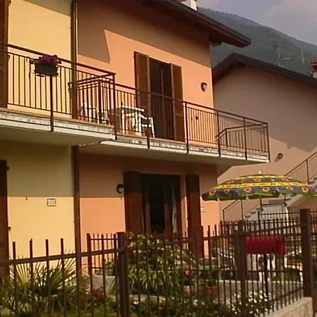 度假居 Villetta A Schiera Golden Lake *